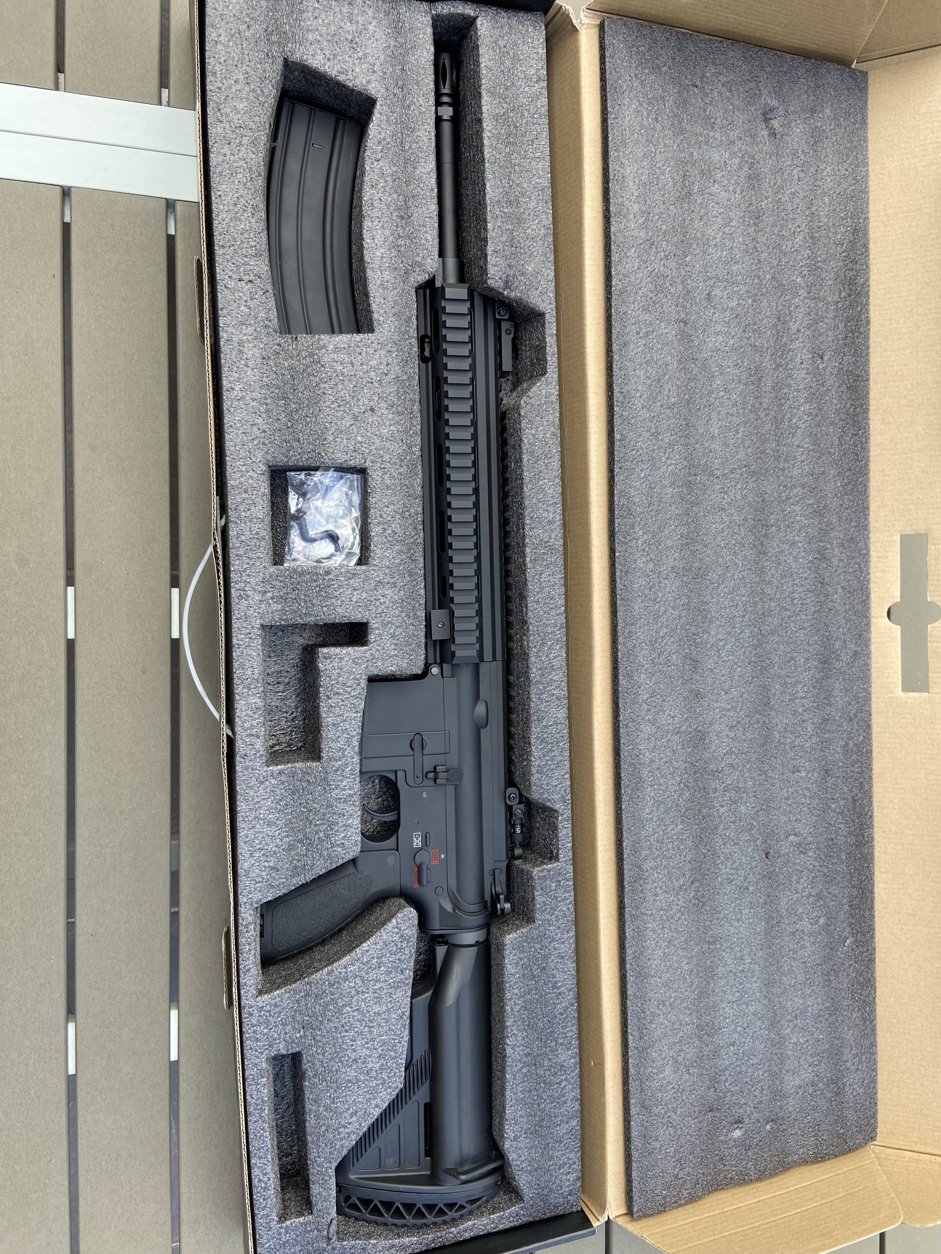 E&C AR4168 M278 AEG (Noir) / état neuf avec batterie