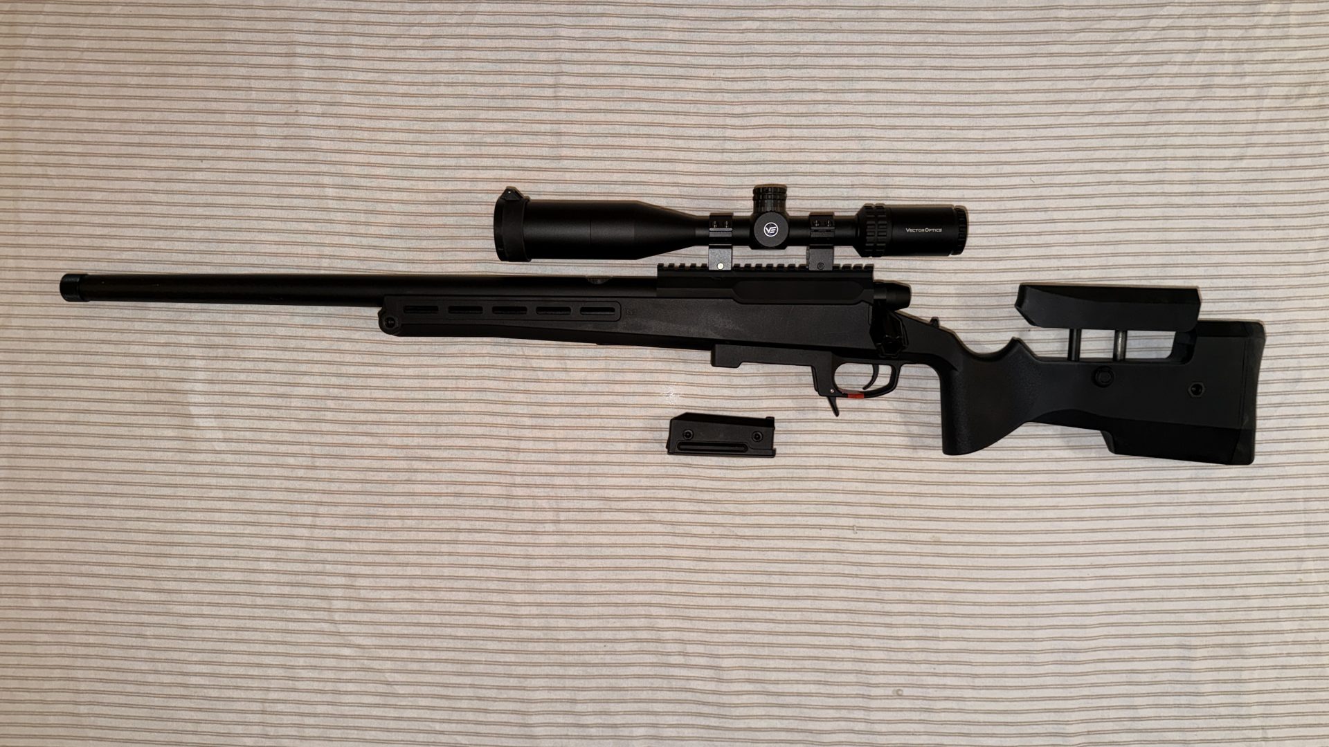 Silverback TAC 41P, polymer stock